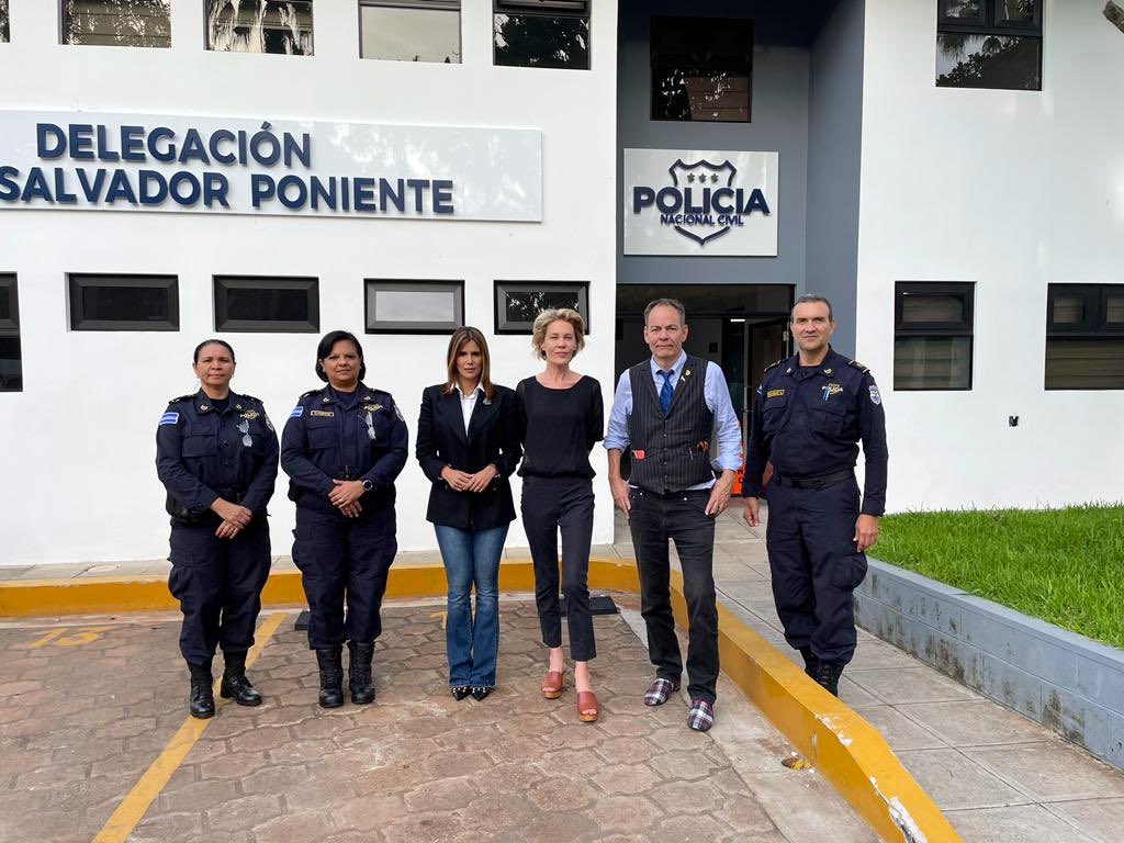 Entregan donativo de $10,000 en bitcoin a familiares de policías que perdieron la vida en combate entregan-donativo-de-10000-en-bitcoin-a-familiares-de-policias-que-perdieron-la-vida-en-combate